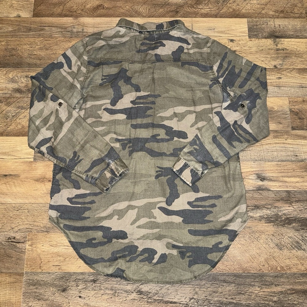 Wet Seal Women's Camo Long Sleeve Button Up Size XL - Picture 2 of 6